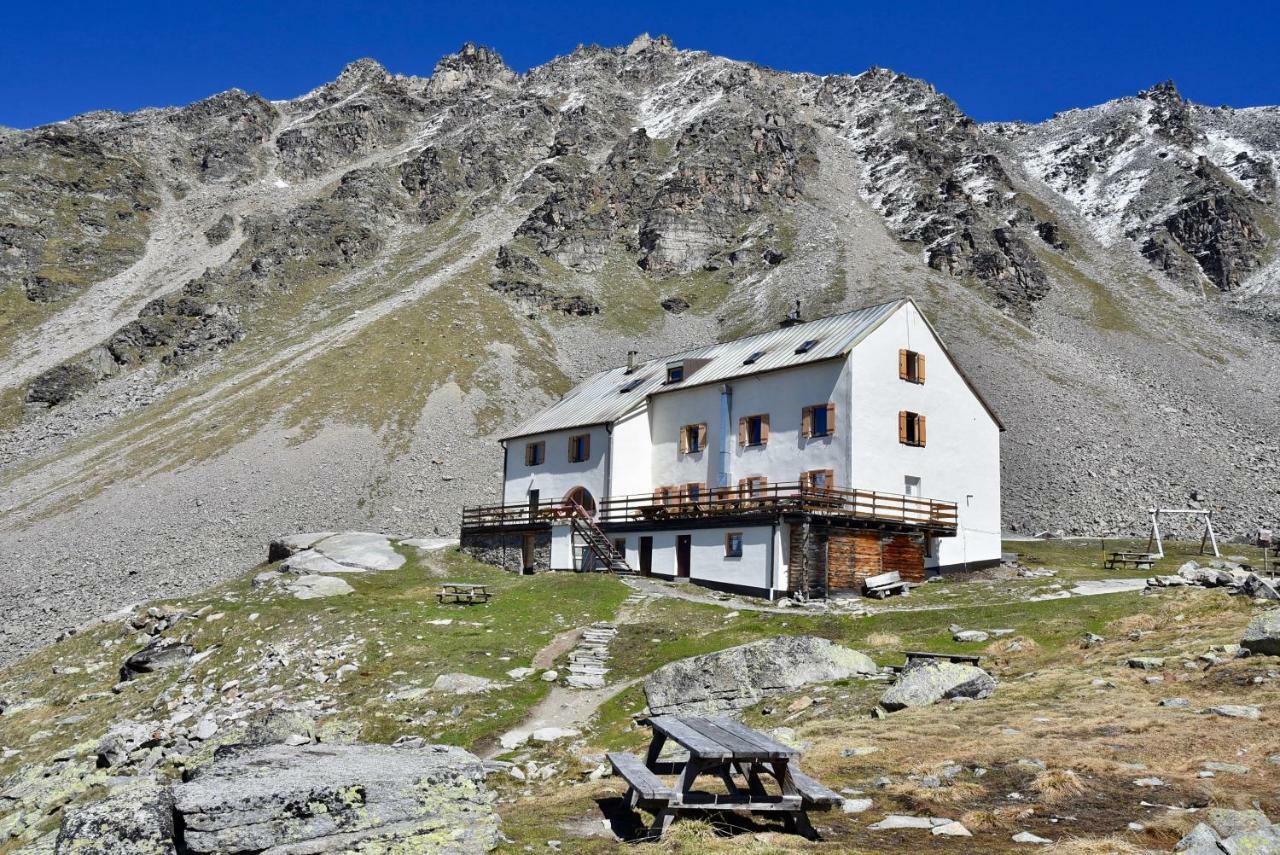 Bed & Breakfast Hostel Nives Sulden Exteriör bild